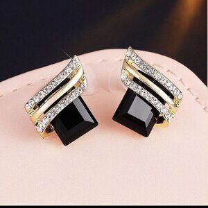 Glamorous Zinic Alloy Rhinestone Decor Stud Earrings For Women For a gift